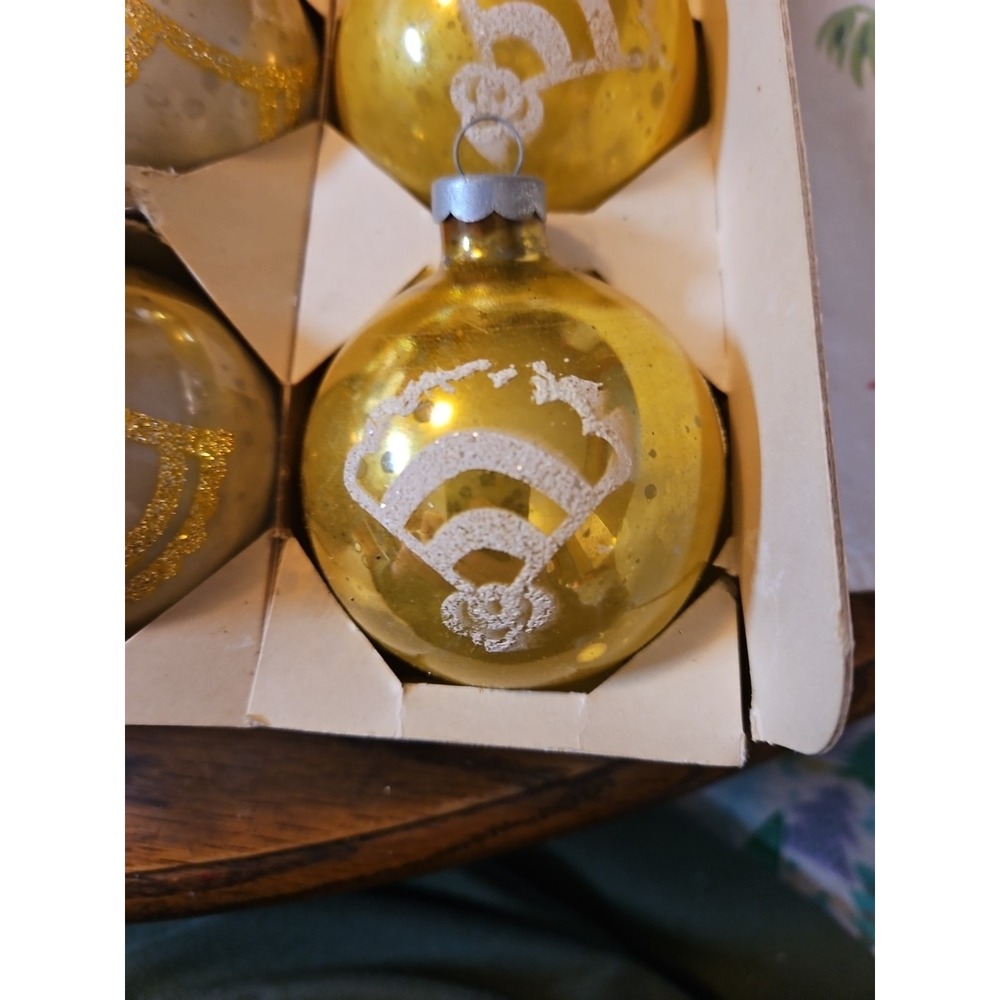 Vintage COBY Glass Christmas Balls / Original Box (497) - Picture 8 of 9